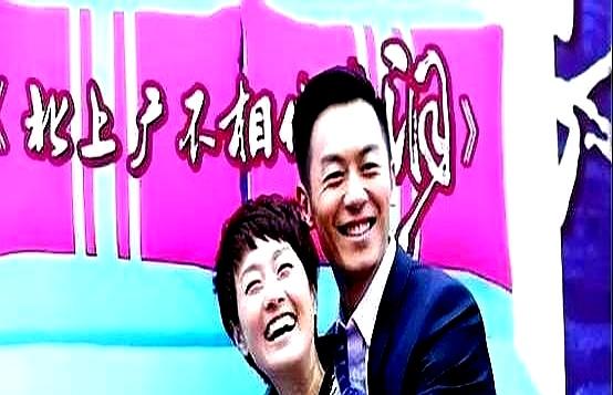 全场安静两秒，哺乳内衣的扣子，当着导演的面弹开了。台下爆笑，网上痛骂她不敬业。