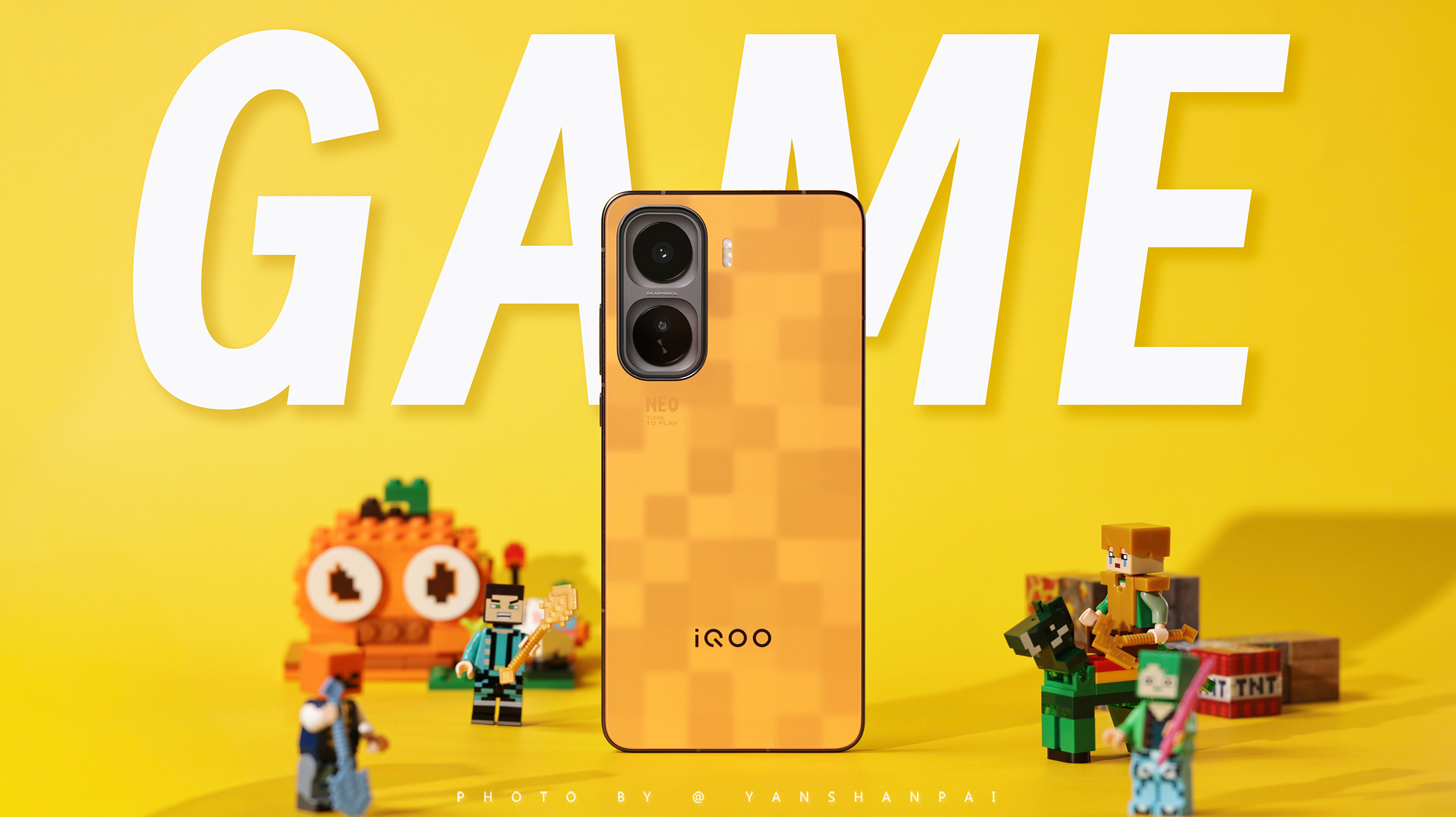 iQOONeo11iQOONeo11外观像素方橙iQOONeo11燕山