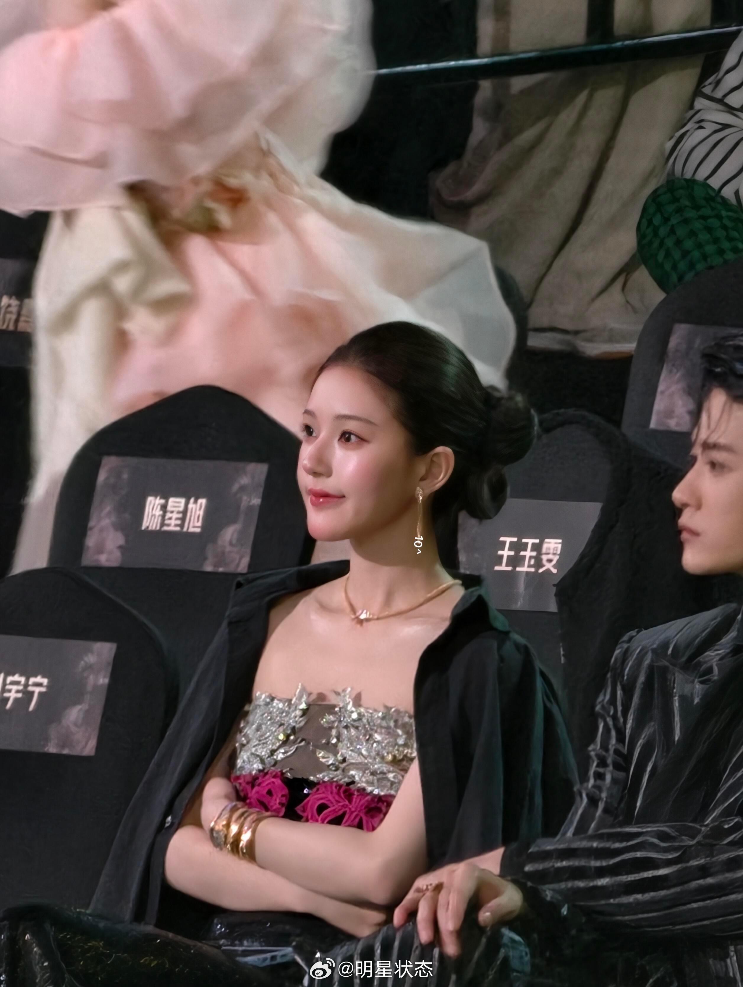 原相机就长这样的女人到底在质疑什么！！！