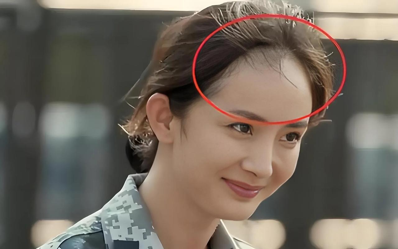 女明星也“作假”？看着一个个头发浓密的女明星，原来，个个都在贴假发片，节食减肥，