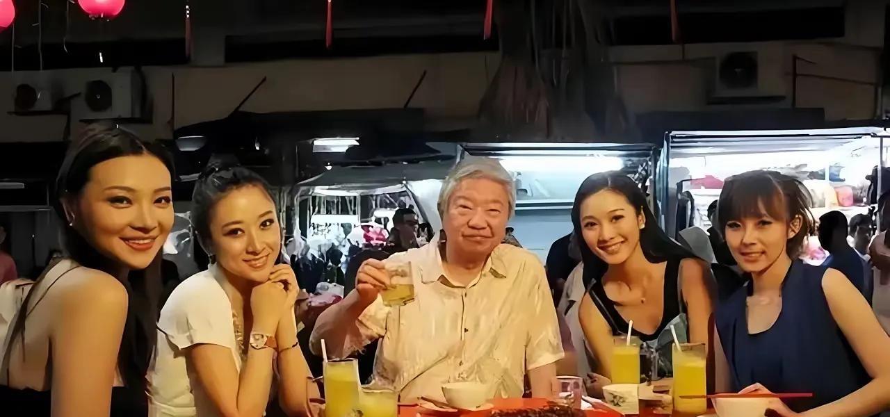 古人说:老泄残精，是老年男人的一大忌讳！然而，蔡澜一生风流潇洒，你看看他，年