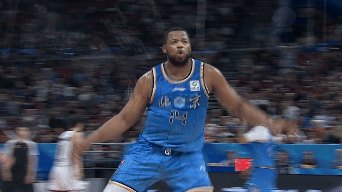 这场，我和罗老师总算是圆满完成了重要历史使命！只是万万没想到，场上竟然多了一个跳