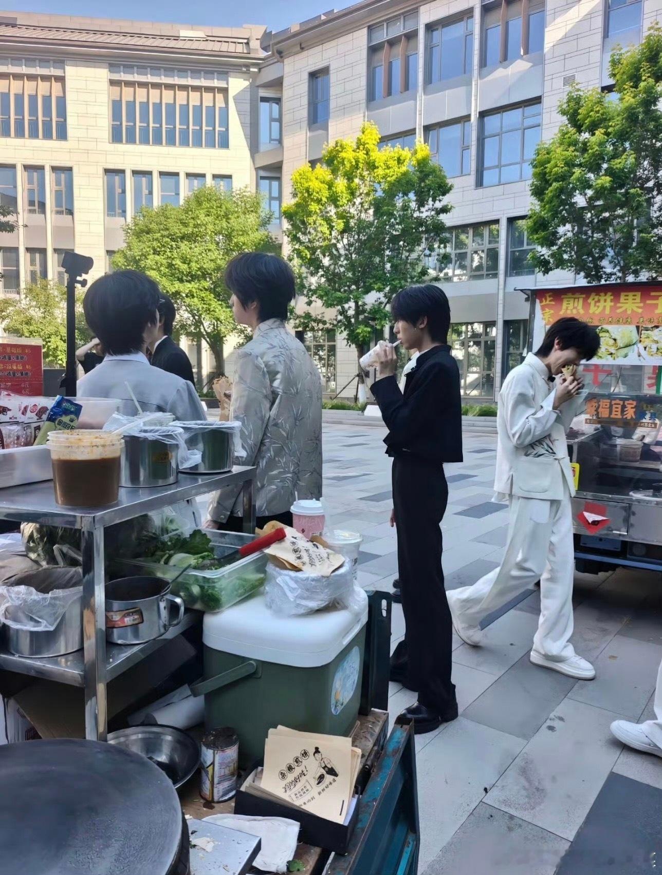 tg煎饼果子路透