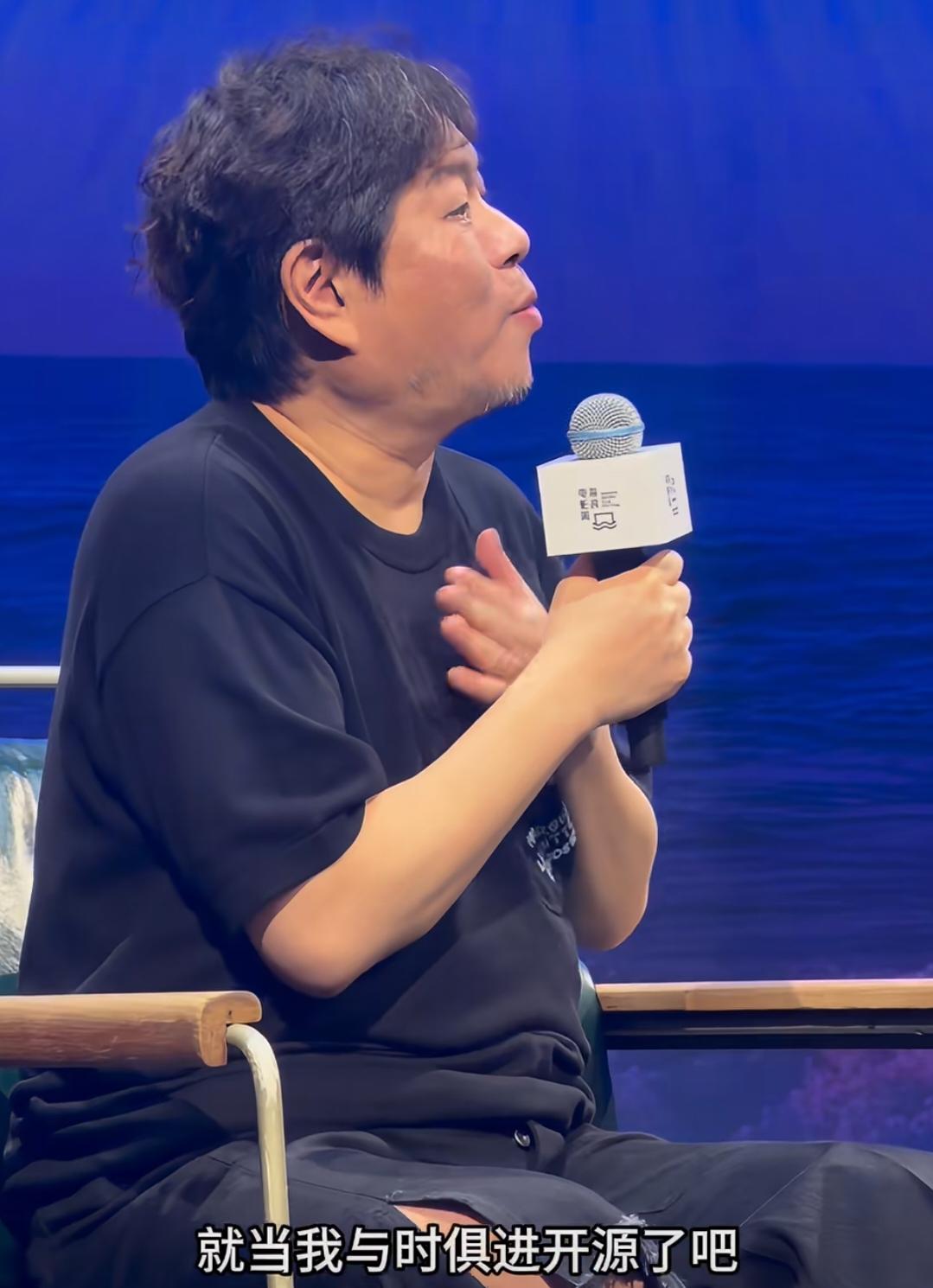 哎呦，我差点没认出来这个是高老师！！他不是一直都长的很潦草吗？啥时候吧头发给理