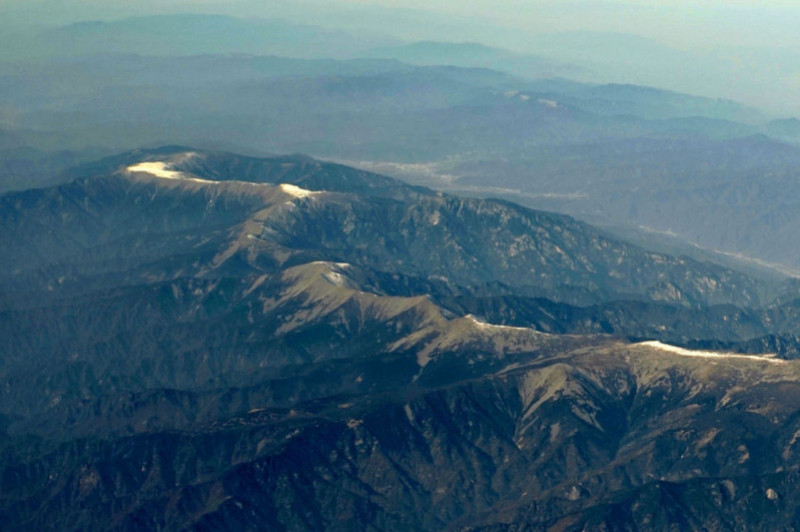 #小鳌太线违规穿越2死1坠崖#【零下28℃违规穿越！小鳌太线失联4人已找到3人，