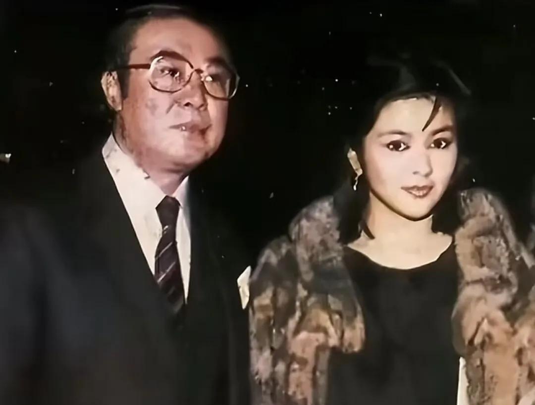 演员关山与女儿关之琳断绝来往长达28年，然而关之琳却为父亲准备了价值400万的墓