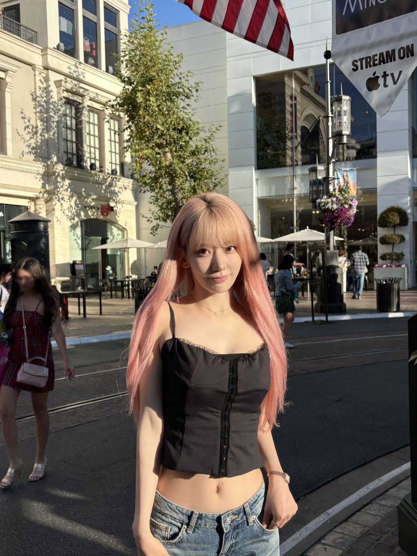 宫脇咲良INS更新🖤💕