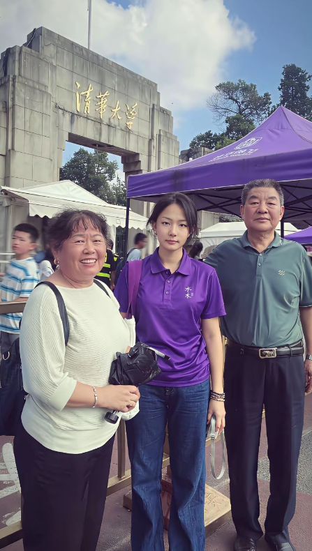 这对父母在村里应该能抬头挺胸了吧！