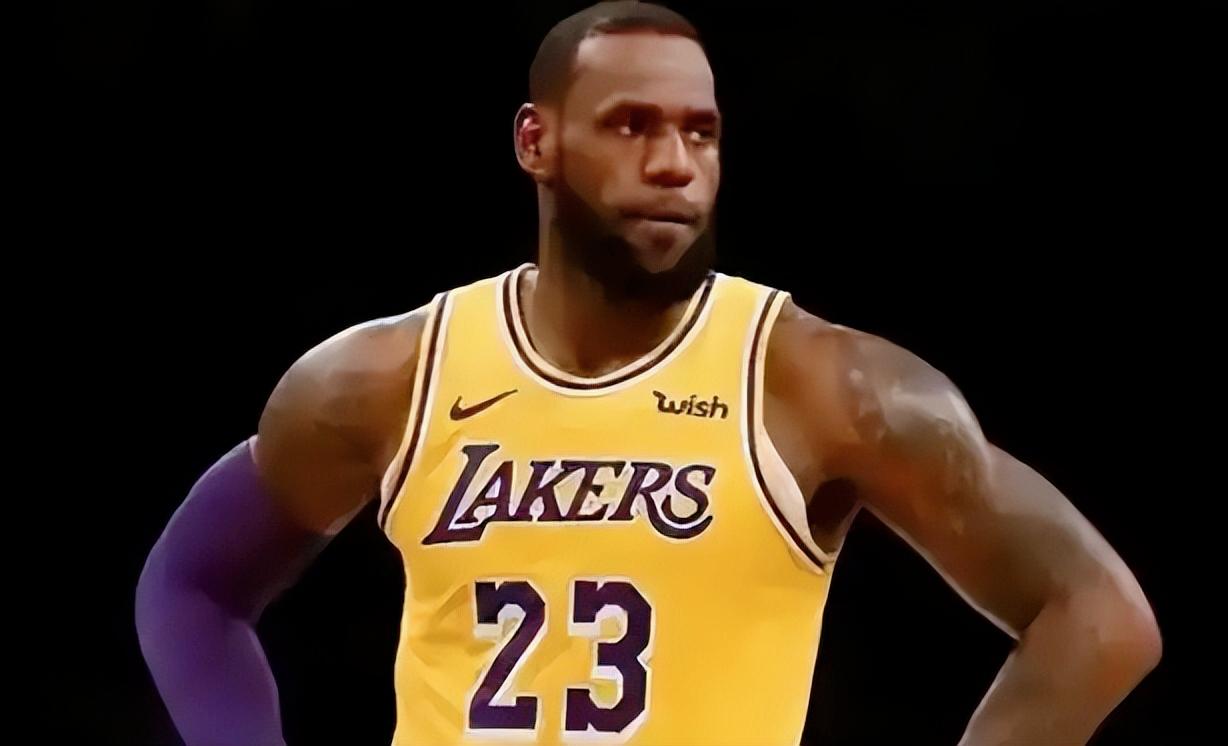 詹皇歇了，肖华傻了！NBA的770亿开门红要黄？刚看到Shams的消息，老詹