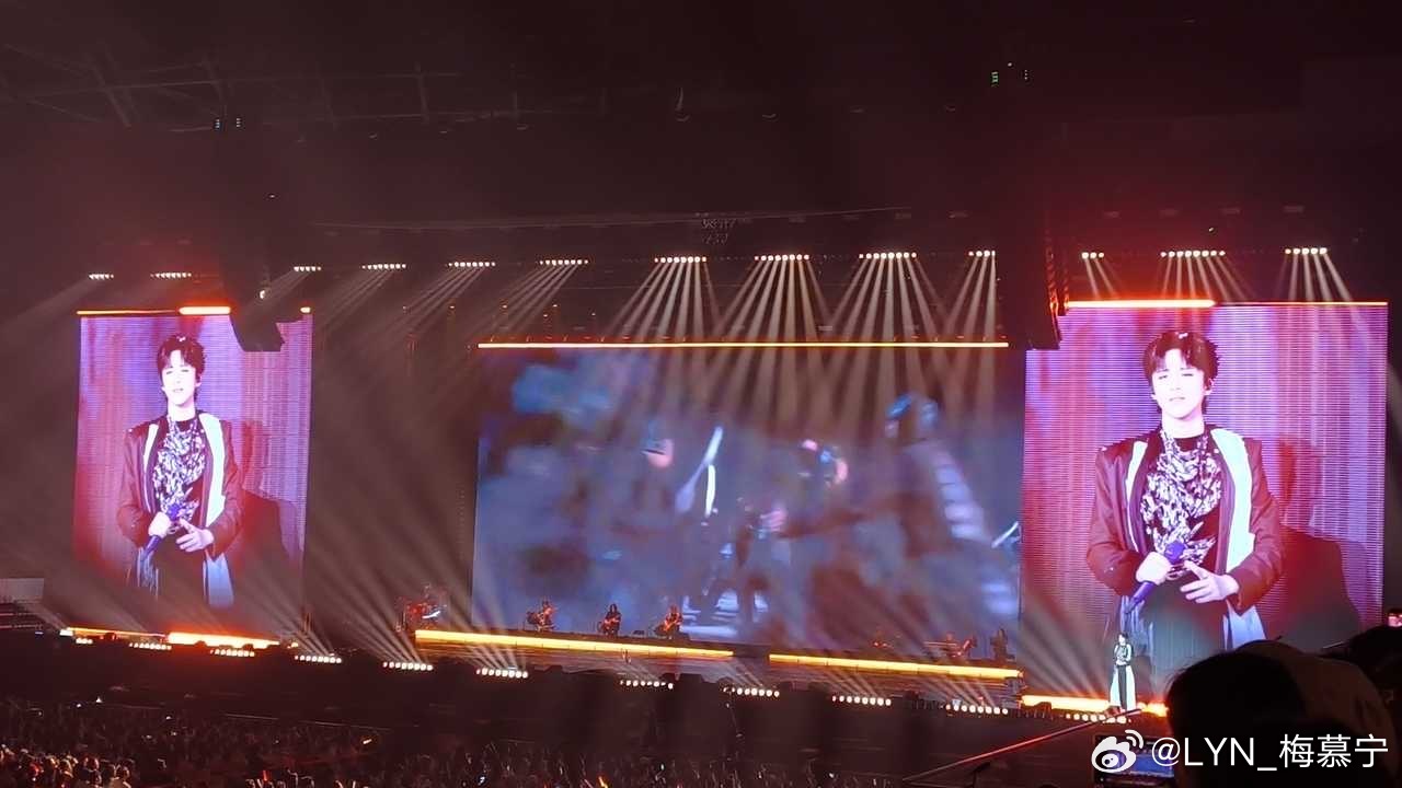 摩登兄弟|刘宇宁的2025巡演﻿翻看杭州演唱会录制的图频，发现自己明显偏