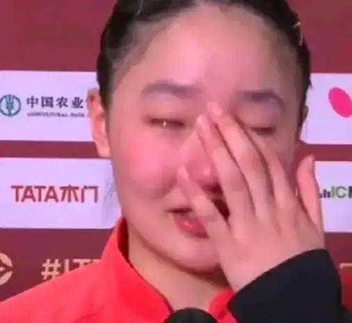 🇨🇳3-2，险胜日本张本美和，中国大满贯女单第三轮：🥇金牌陪练何卓佳夺3连