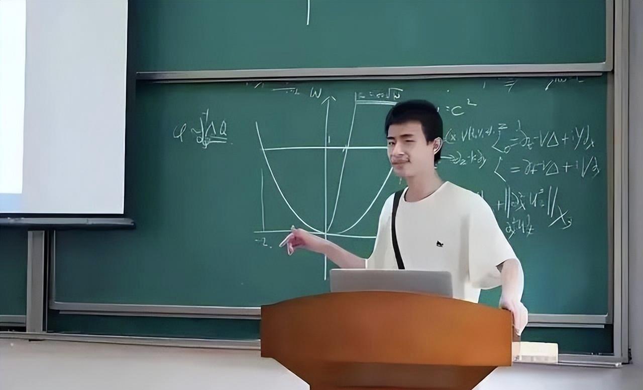 2026年2月，北京大学数学科学学院官网更新教师信息，韦东奕的岗位一栏更新为：自