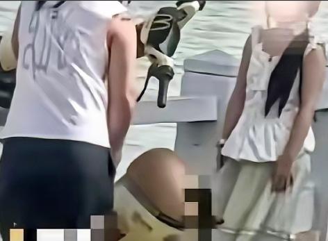 近日！昆明，滇池风光正好。谁能想到，一个身强力壮的男子，竟然在众目睽睽之下，“亲