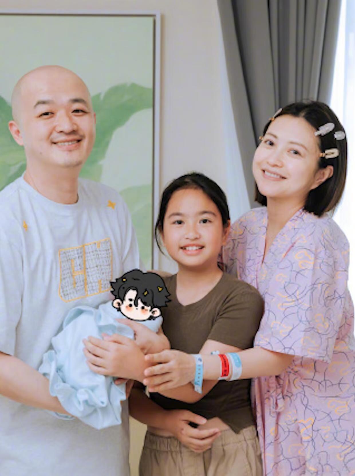 如果是真的，最惨的不是包文婧，而是两个没成年的孩子，大的11岁，小的才1岁