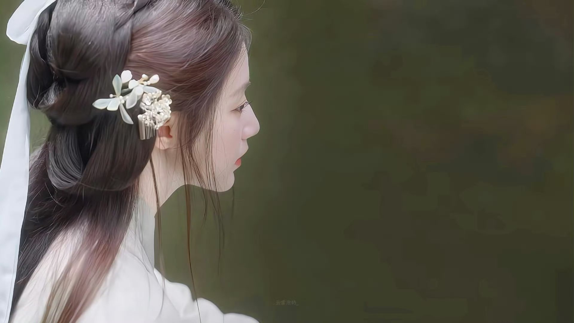 叶舒华真穿汉服了，她是如此听劝，真的喜欢很服了！好美的小姐姐。​​​