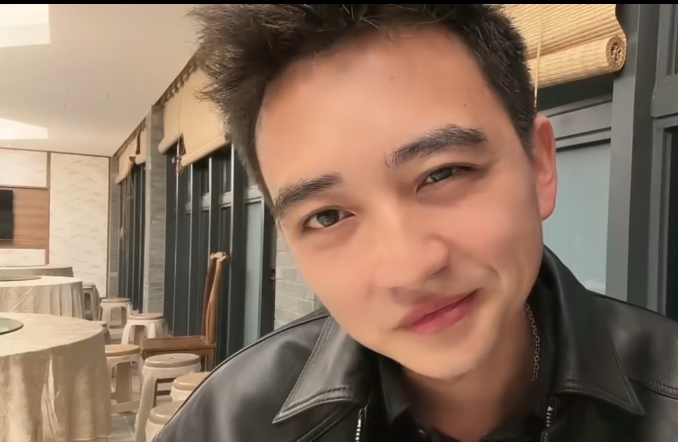 刚刚加入熊掌的户外主播国民大舅哥聊下一次的刀区团播“兄弟们也不能这么看不起我，以