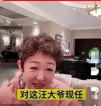 原来张兰和前夫的现任妻子既相处得如此融洽。按说，她俩应该是情敌，但她们却处成了无