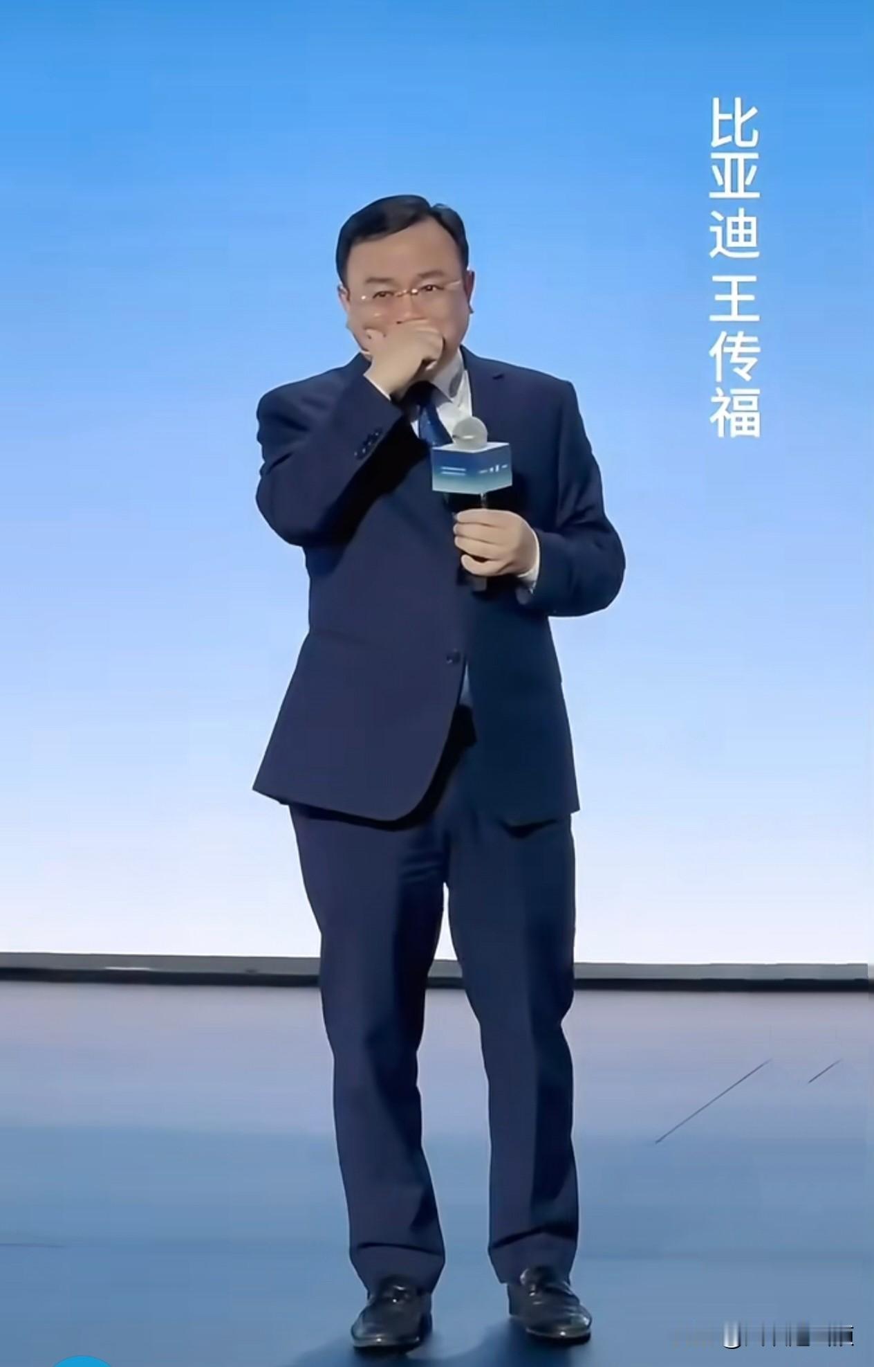 当整个行业都在用声量互相搏杀时，比亚迪总裁王传福在股东大会再度哽咽：“我们现在已