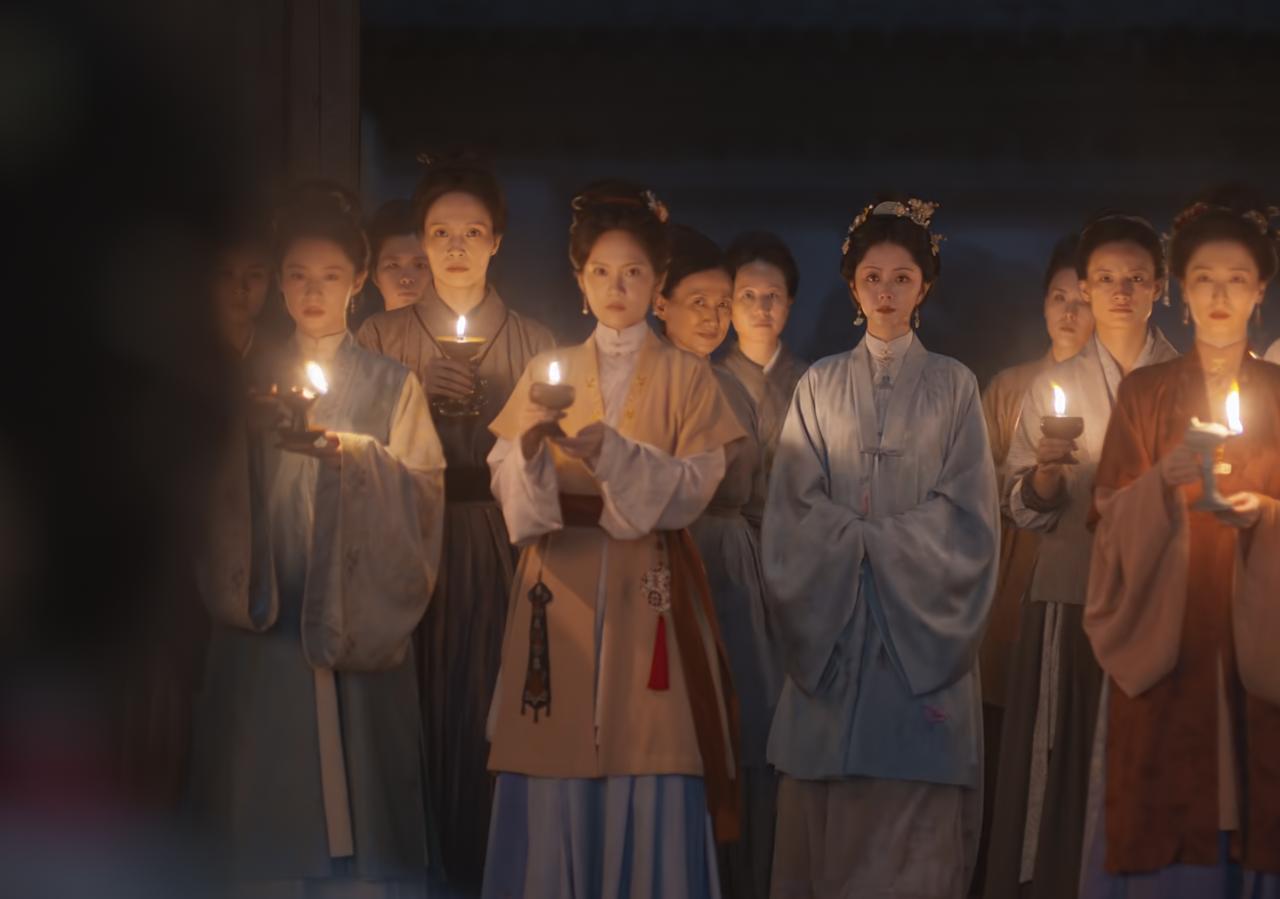 《兰香如故》大结局：杜翠雀死于“灯油陷阱”，尸骨无存！她的大绝杀，一把火铳抵不过