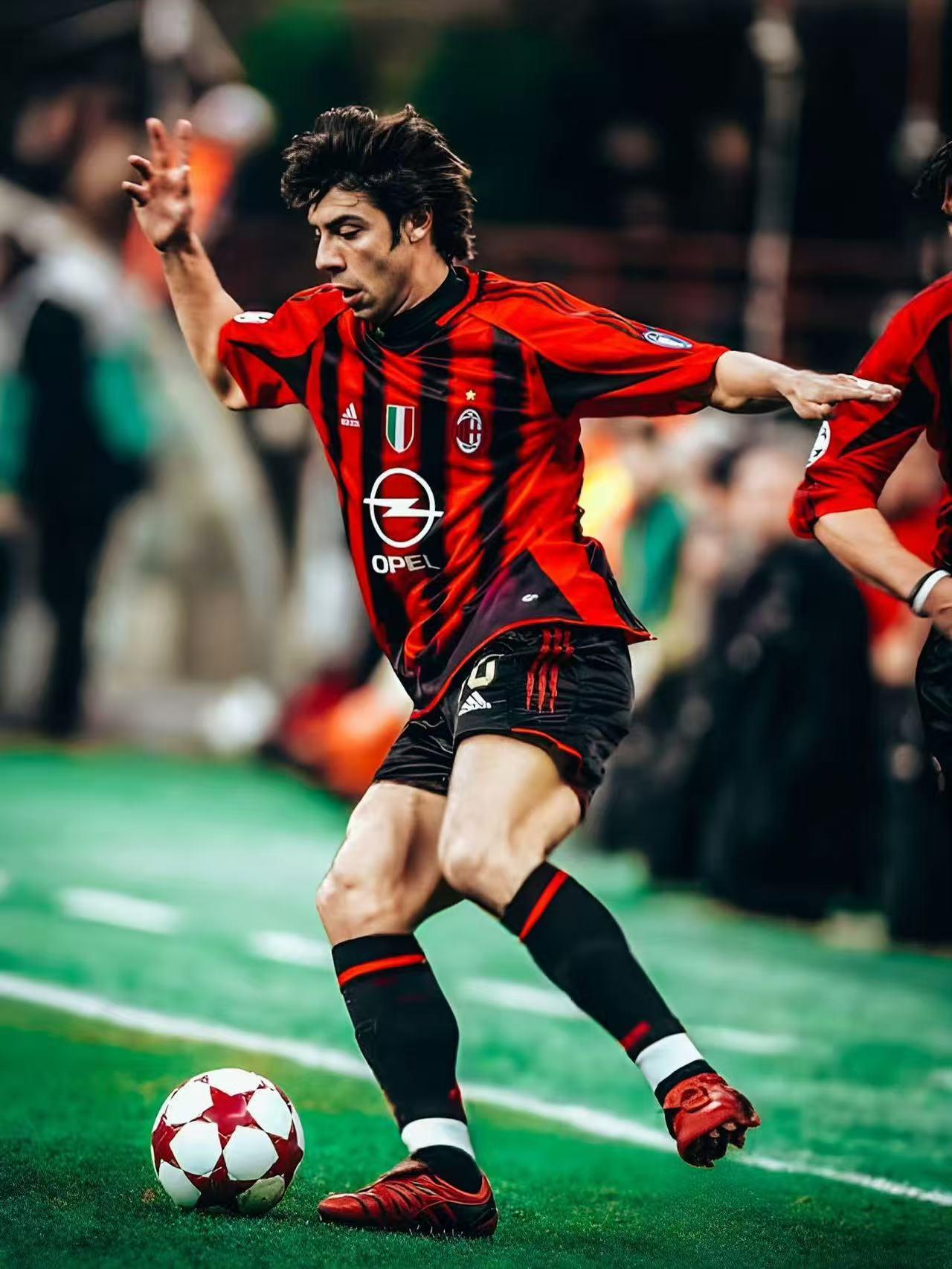 科斯塔，米兰历史上最大牌的替补之一！01/02赛季，顶着4200万欧元转会费的