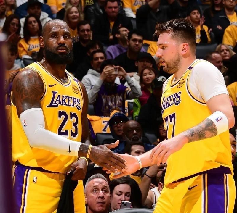 ESPN百大球星：东契奇第3，詹姆斯第8NBA2K26：东契奇第4，詹姆斯第7
