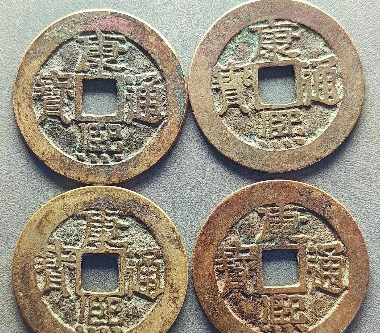 看到《红星新闻》的报道，河南某地一男子一辈子喜欢收藏，古玩字画、和田玉、古币纪念