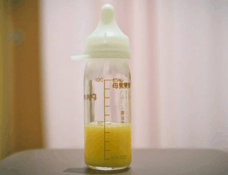 人的初乳是什么颜色 初乳保存时间有多久