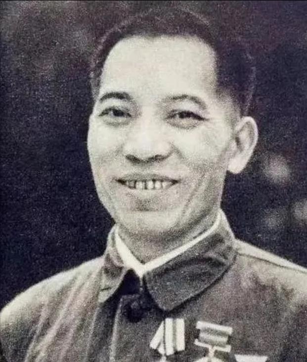 1979年，我军攻打越军炮台受阻，打了100多发炮弹，都攻不破，这时一个炊事员找