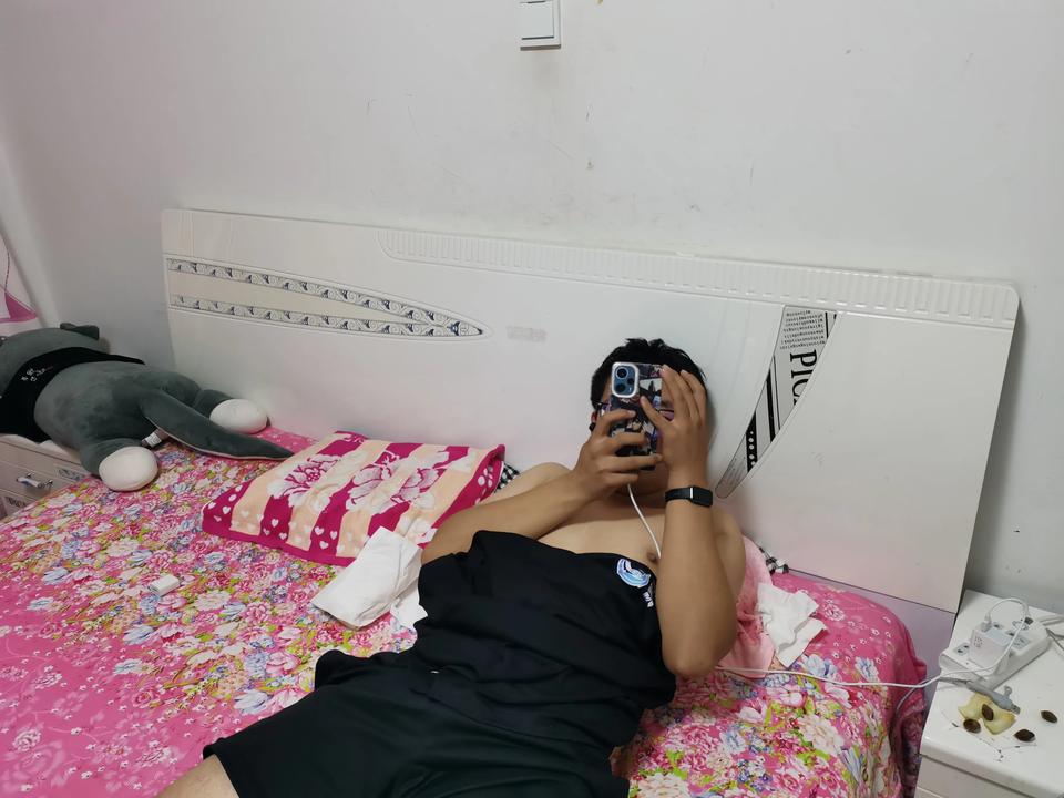我真不知道该怎么办了！儿子初中毕业了，中考过后，他说同学要来家里玩一天，考虑到同