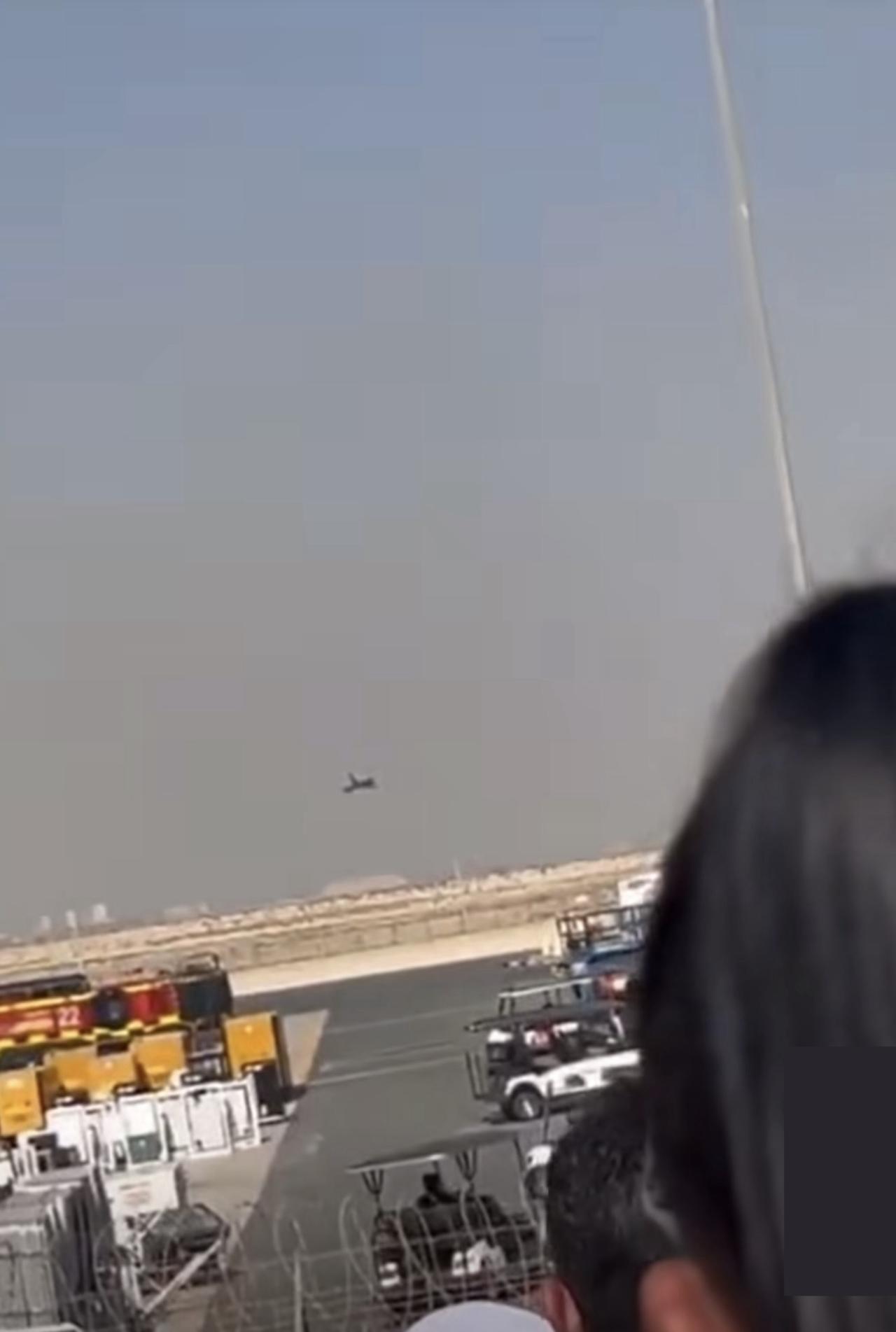 地表最强，印度“光辉”战机坠毁，飞行员够信仰，没有弹射存活！2025阿联酋迪