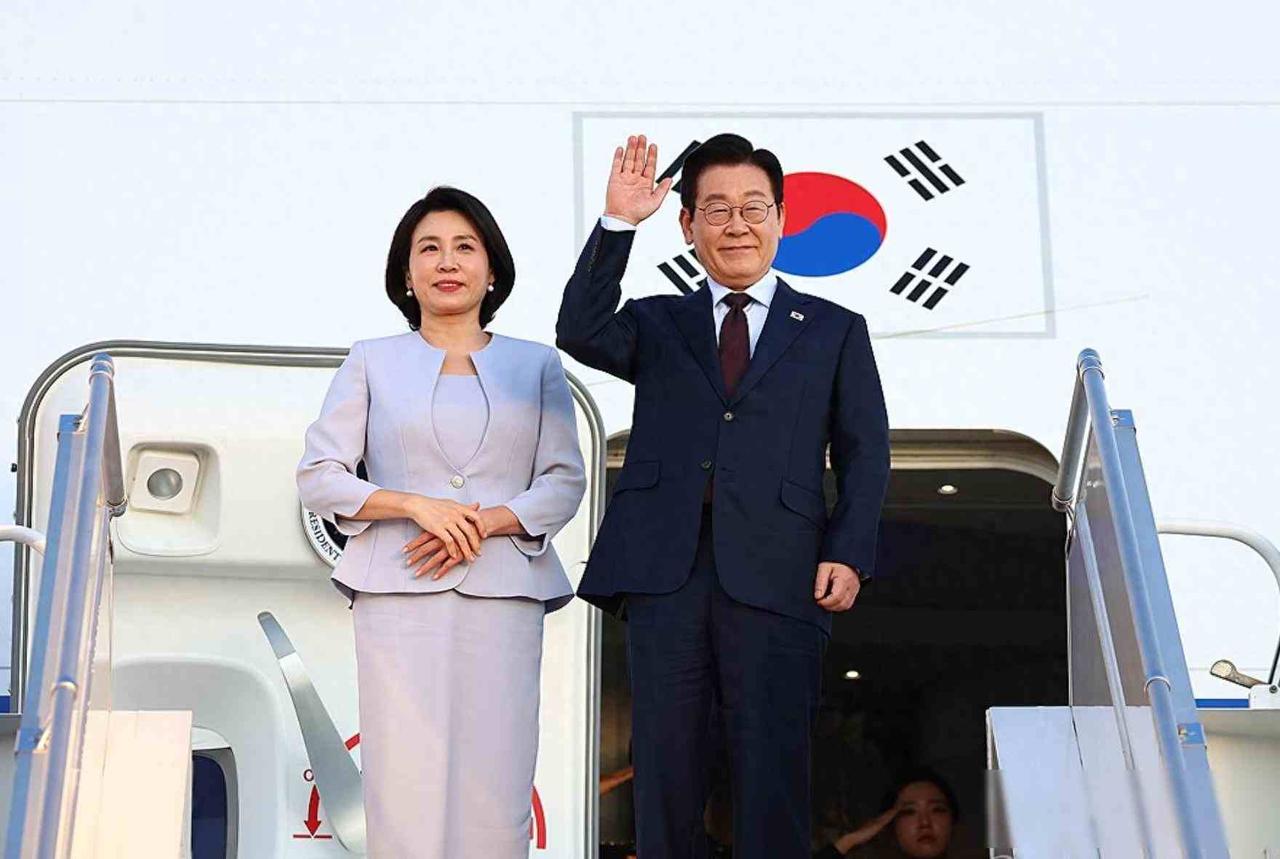 李在明不说话，日本急了，韩国却活明白了2025年11月24日，韩国总统李在明