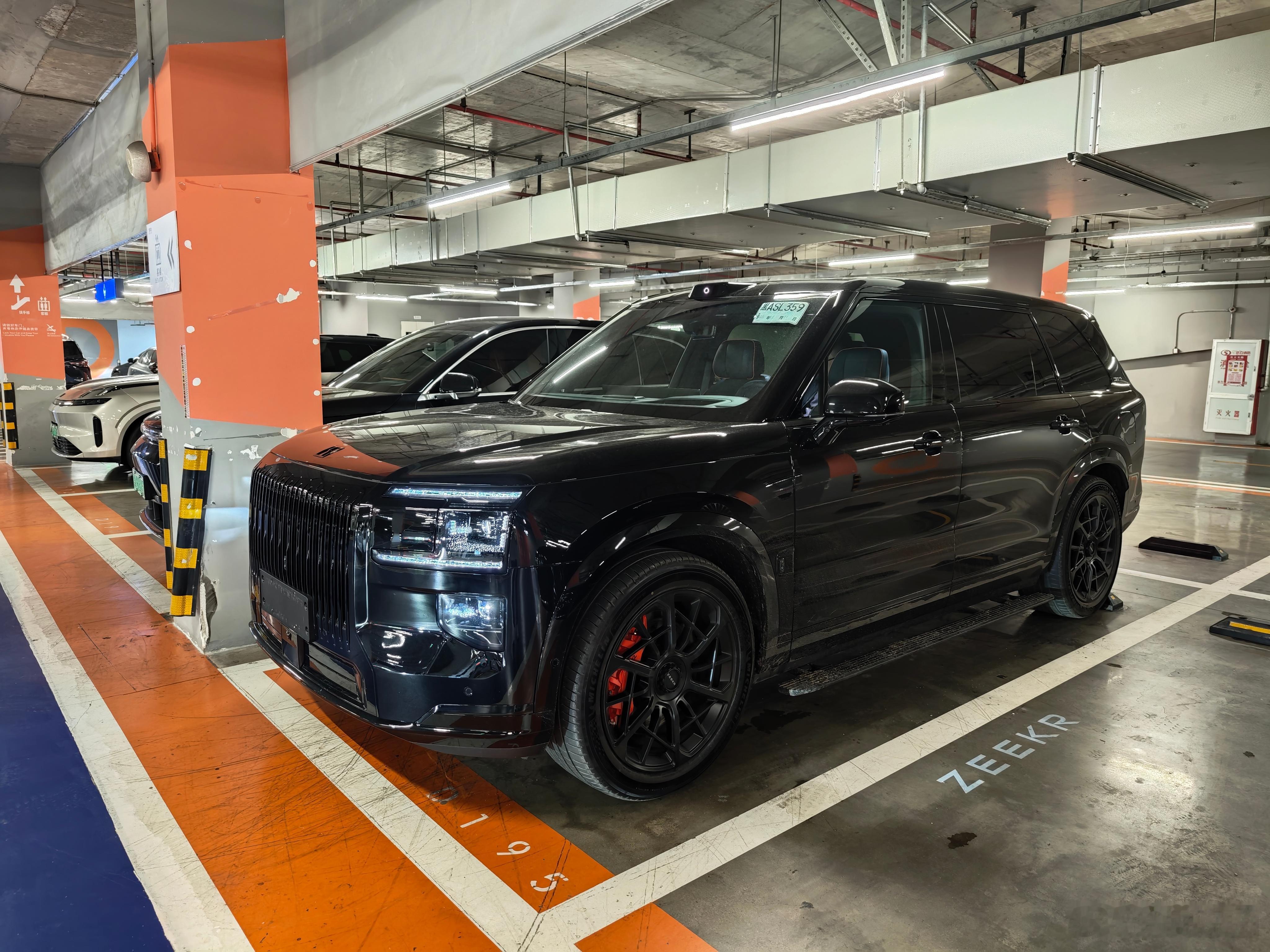 终于开上极氪9X了！这车开起来是真“润”啊！底盘verygood，转向手感丝滑