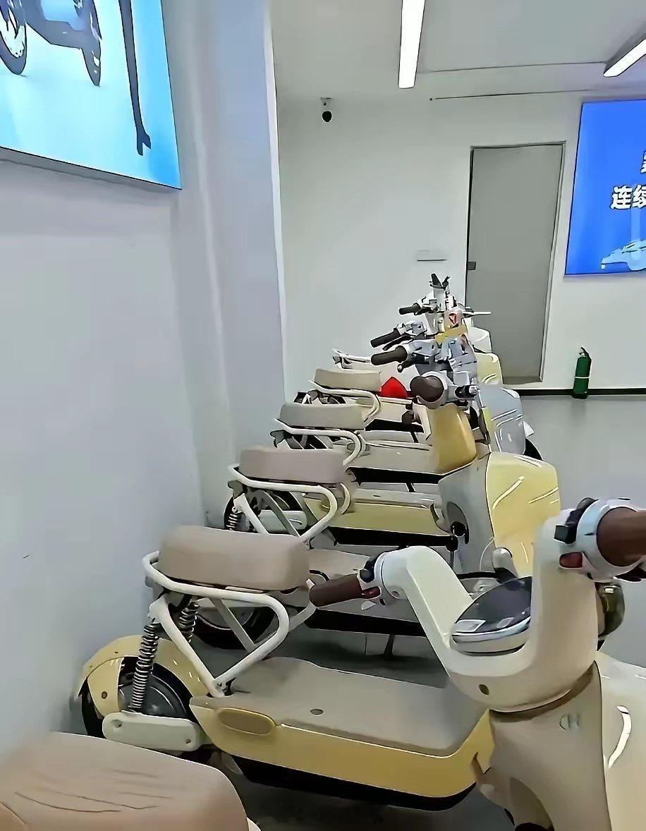 工信部回应个别电动车不够人性化电动自行车作为一种普及度极高的短途交通工具，承载着