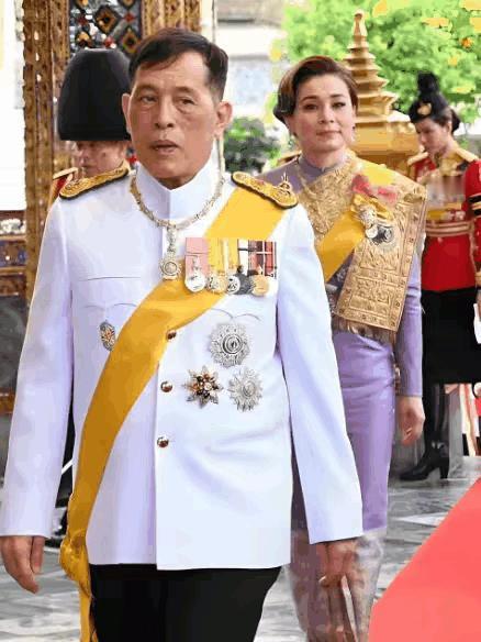 泰国国王一般不外访，除非是大事。这次泰柬交火，说到底还是为了柏威夏寺那片争议