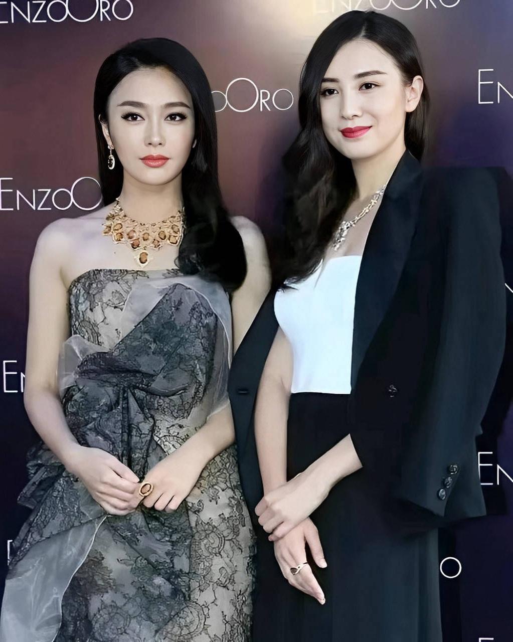 气质与气场这回事，真的像一门说不清道不明的玄学。单看秦岚，她的五官精致得挑不出半