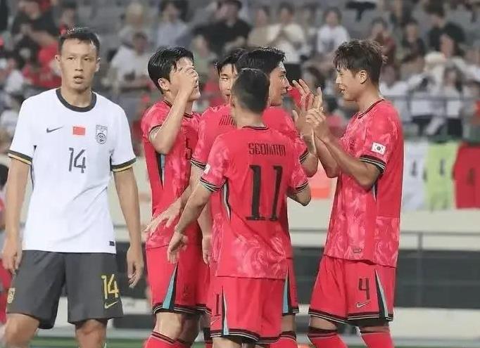宁要3：7不要0：1国足对阵日本，久帅又要祭出五后卫，以防再次出现大比分输球，