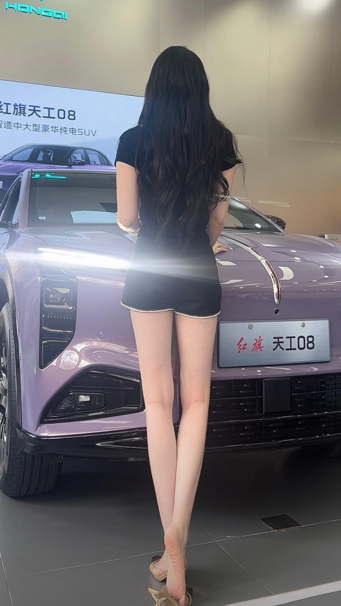 中大型豪华纯电SUV车灯很亮🙈​​​