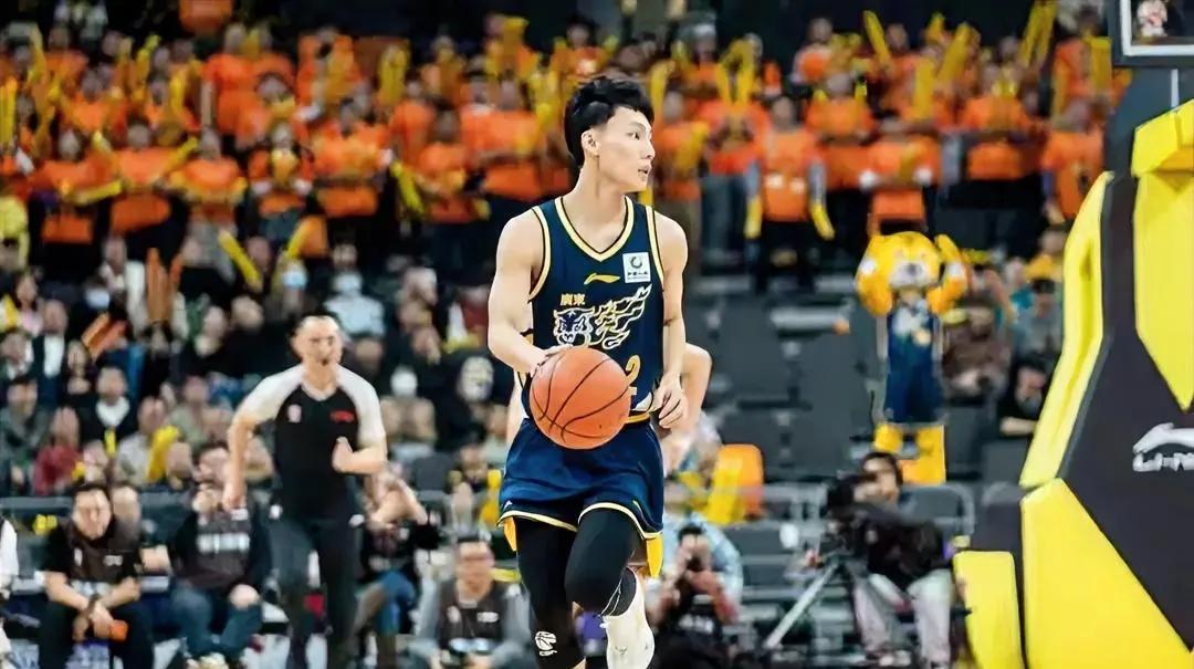 广东队输球反赚千万？陈海涛这波操作让球迷炸锅了！广东男篮昨晚主场遭福建逆转，