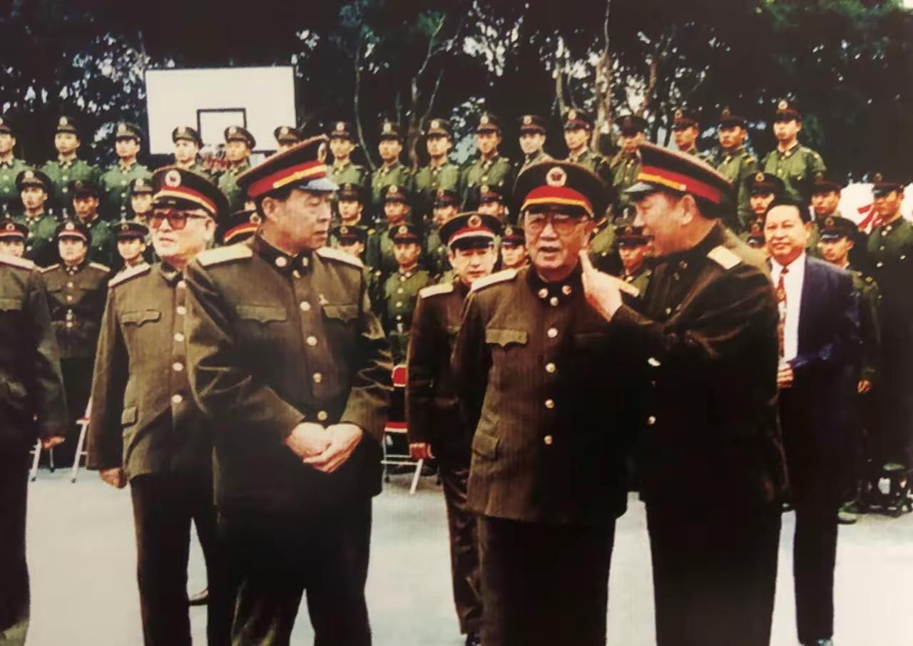 我敢打赌，能把这几位将军，全部认出来的，绝对是一位近代历史方面的高手。