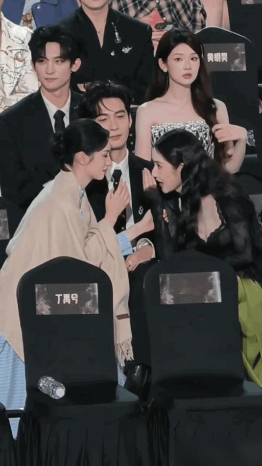 有一件事我不敢说，我怕我说了会被骂，大家都说周也和王玉雯在陈星旭怀里聊天，多可爱