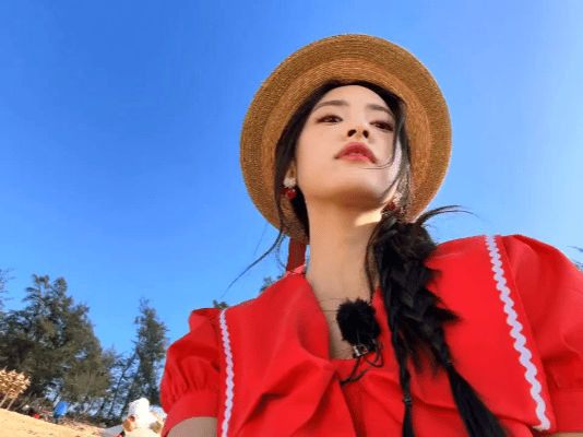 沈月沈月官宣加盟亲爱的客栈亲爱的客栈老友重逢+新友相遇，月月的客栈打工日记正式上