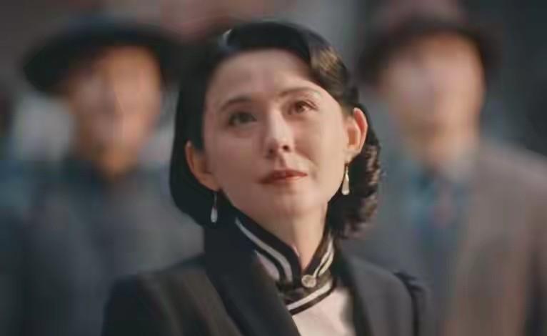 看完《灼灼韶华》大结局你会发现，女人其实最好的结局从不是爱情，而是自我。就像二