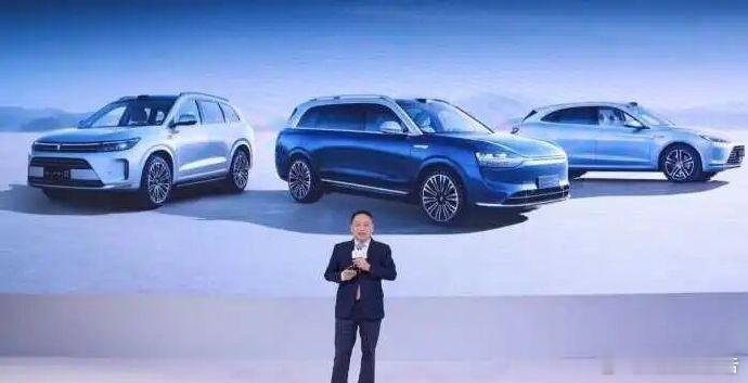 赛力斯拟剥离重要资产第一财经日报报道，赛力斯与重庆沙坪坝区政府签约，将蓝电汽车资