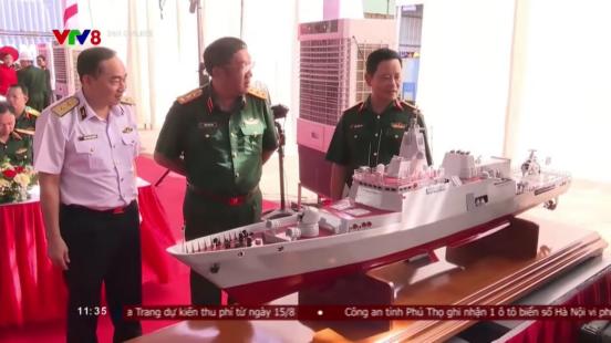 越南国防部副部长范怀南上将在岘港秋河造船厂出席了新型"多用途反潜护卫舰"的开工仪