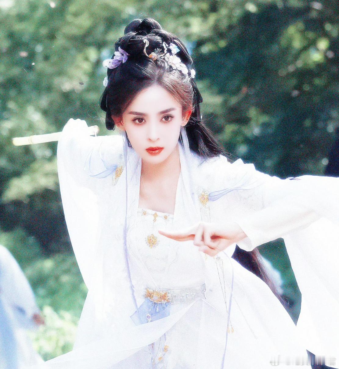 娜扎娜扎赴山海萧雪鱼第一组美图​​​