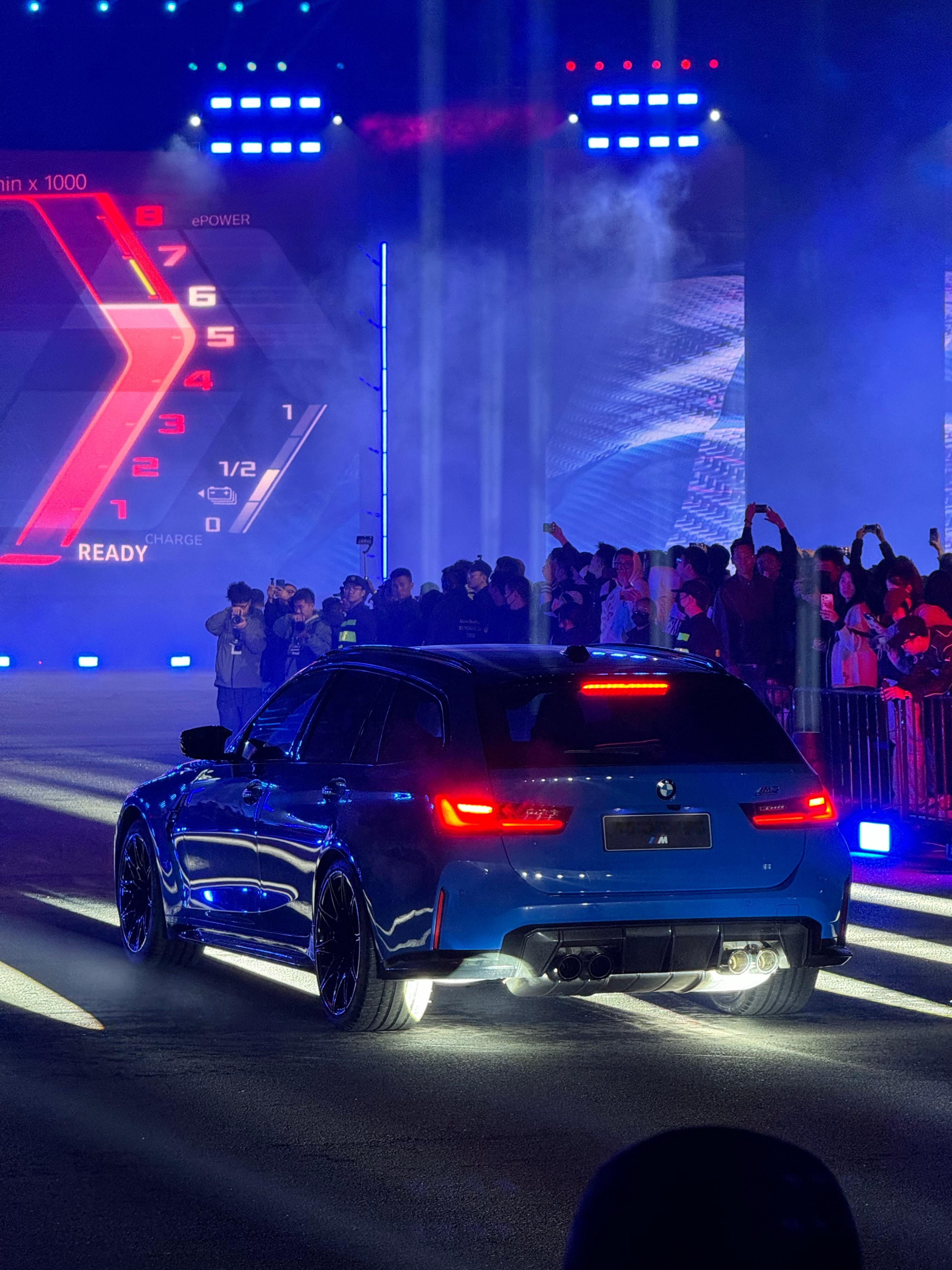 G81M3TOURING正式上市，指导价94.39万这价格​真的可以冲了