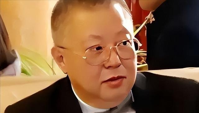 万万没想到，6年前反中乱港分子的幕后金主，竟是个“爱国”商人，他人前自居“爱国华