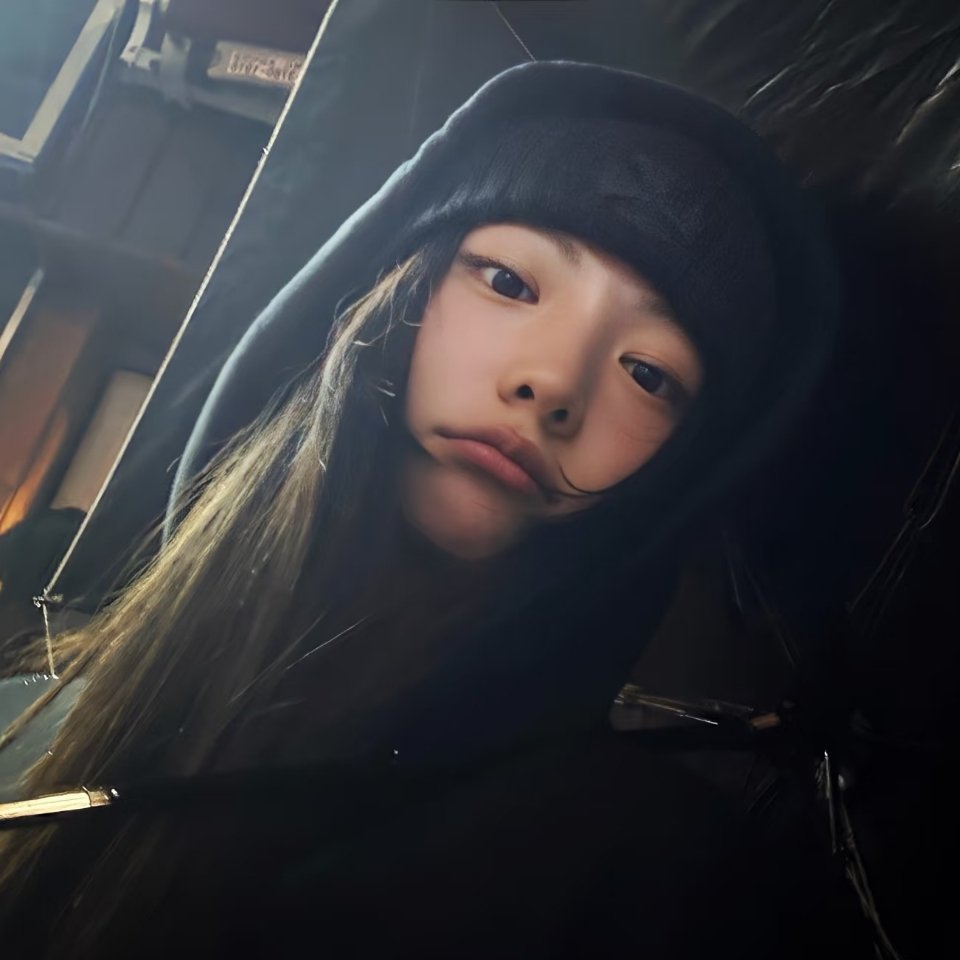 𝐒𝐇𝐀𝐑𝐄🫧｜女头推荐｜氛围感头像｜优质女头｜氛围感女头｜小众