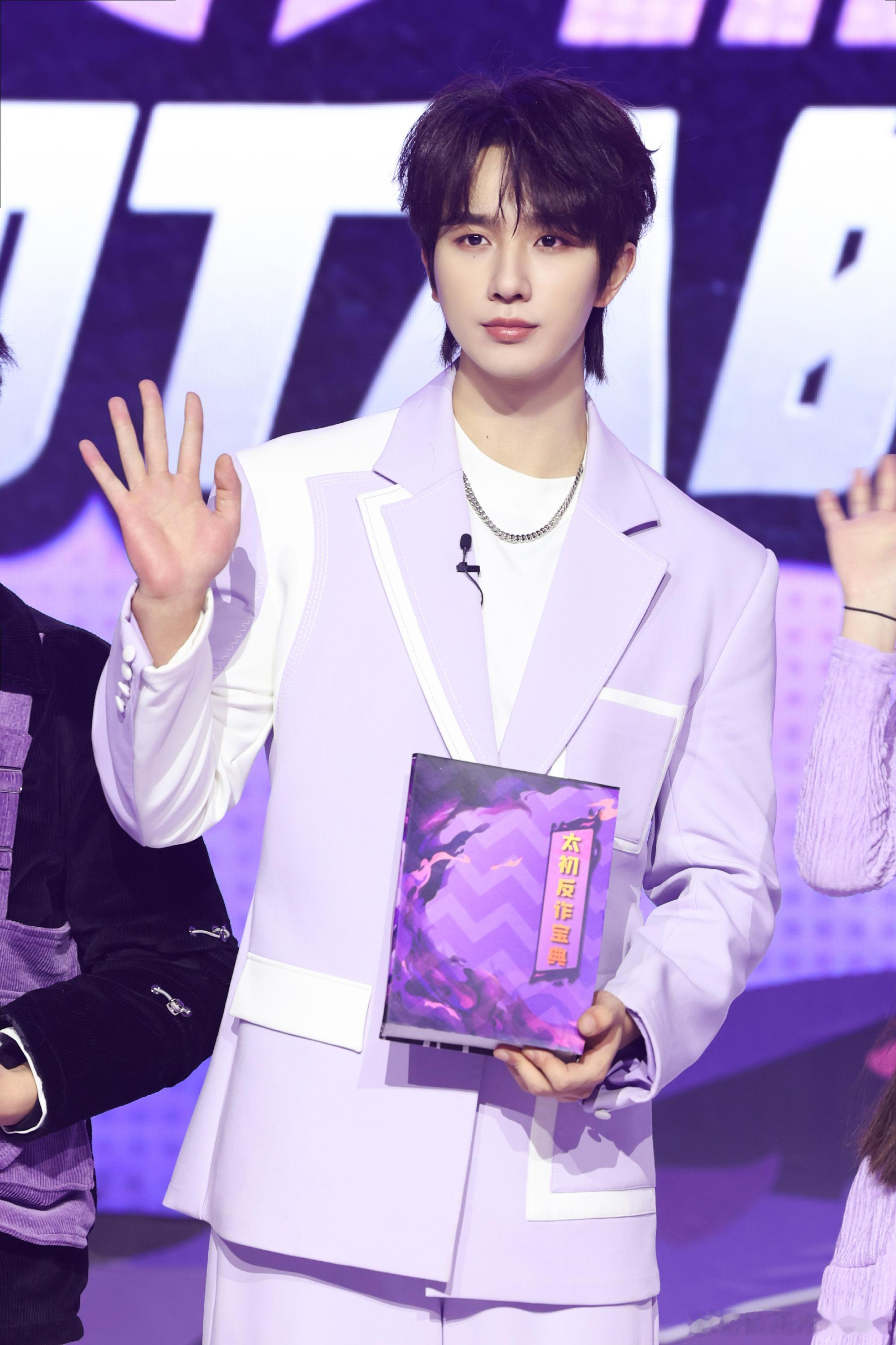 李宏毅李宏毅dnf微综艺嘉宾lhy李宏毅dnf我家宝儿玩DNF还是很棒的，也