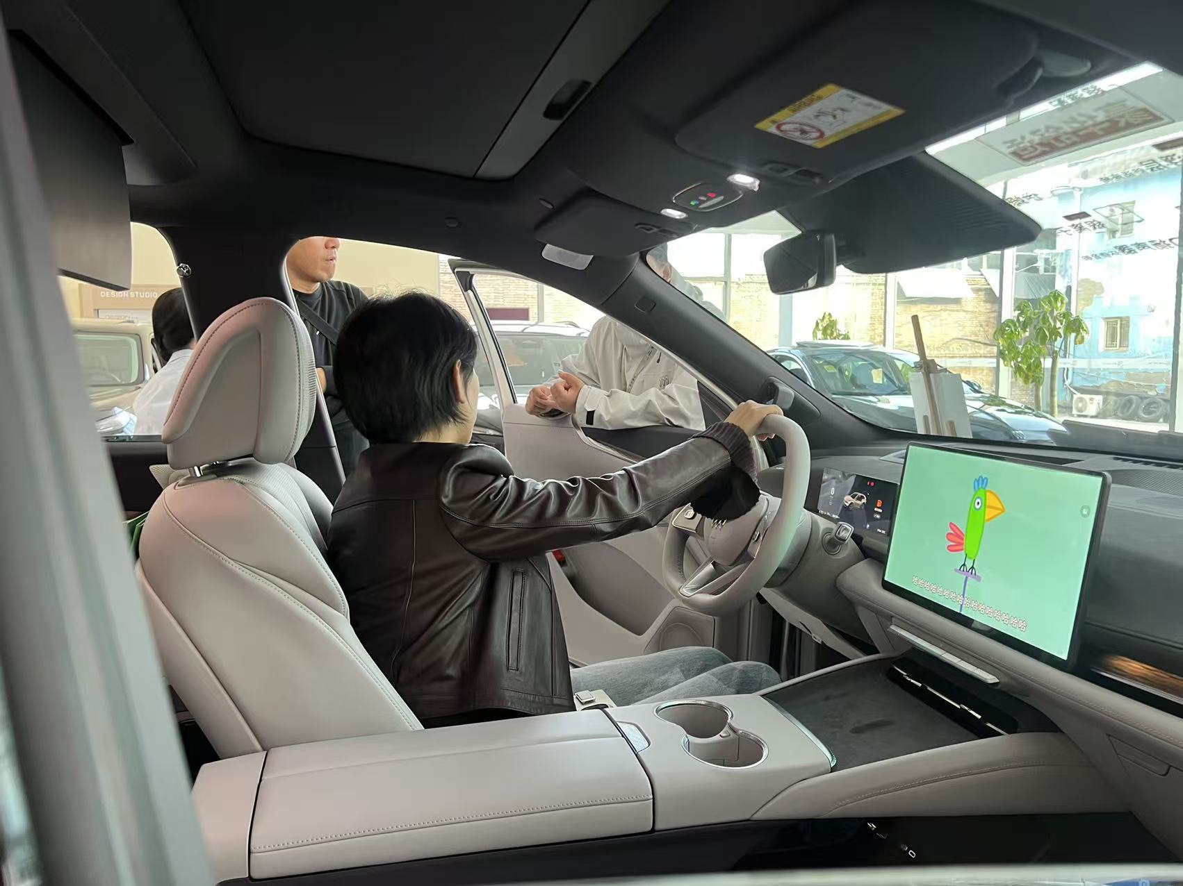 综合续航1630km，亏电也能跑180km/h，这就是别克至境E7的实力。